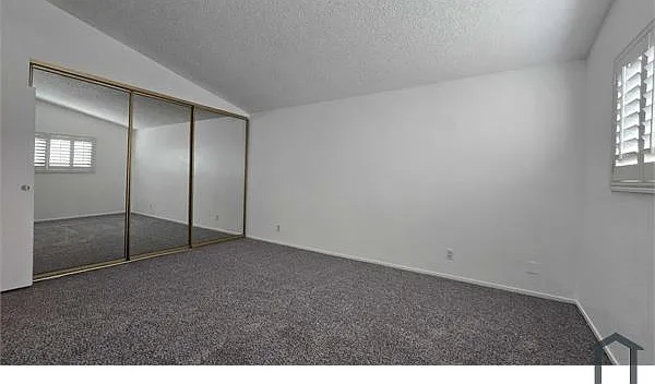 2546 Love St — Photo 17