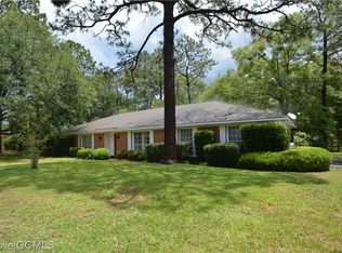 818 Deerfield Dr, Mobile, AL 36608