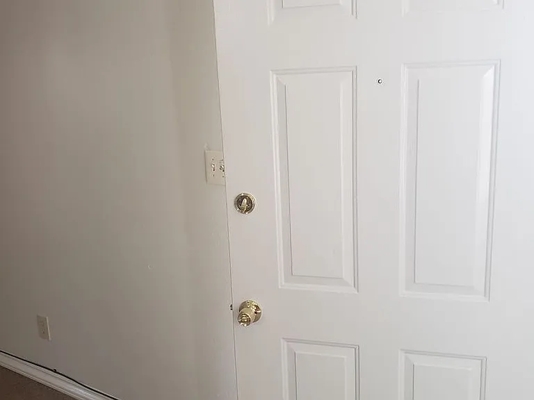 940 Ohio St — Photo 12