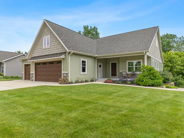 2961 Bristol Ave NW, Grand Rapids, MI 49544
