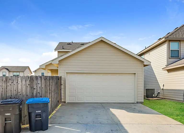 5513 Calm Waters Ct — Photo 5