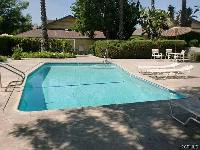 Yorba Linda Condo, 2 bedroom, 2 bath, single story, pet friendly, 1 car garage — Photo 2