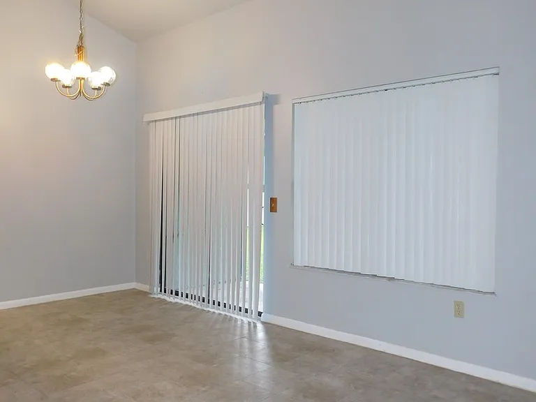4385 SW 20th Ln — Photo 4