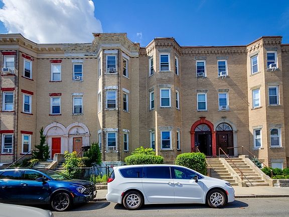 2nd image of 9 Forbes St