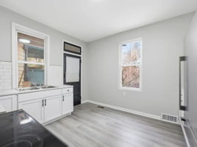 312 Midland Ave — Photo 14