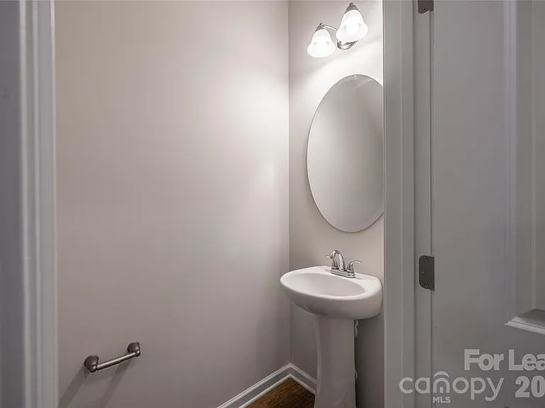 1419 Amhurst St — Photo 42