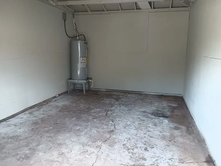 9026 Lake Forest Blvd — Photo 12