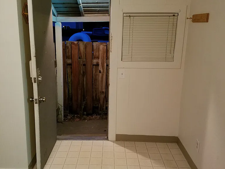 239 SE Lilly Ave — Photo 5