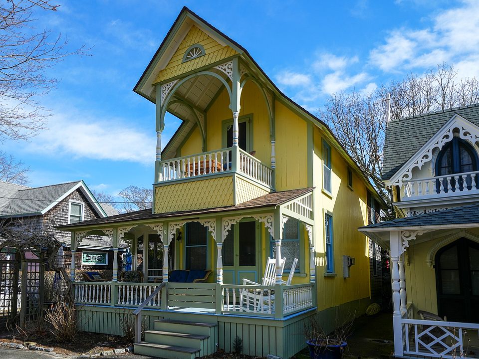 8 Clinton Ave, Oak Bluffs, MA 02557 Zillow