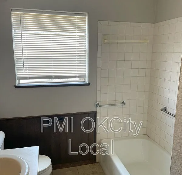 2325 N Redmond Ave — Photo 15