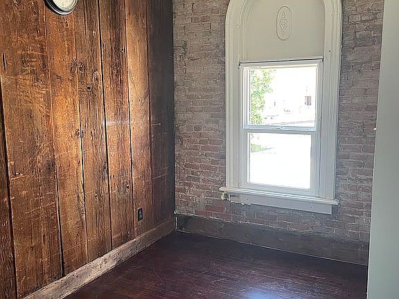 5th image of 203 S Saginaw St APT 5