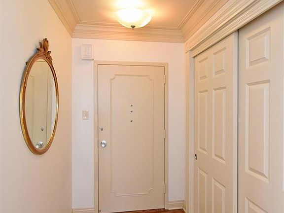 3rd image of 2401 Ingleside Ave Unit 8E
