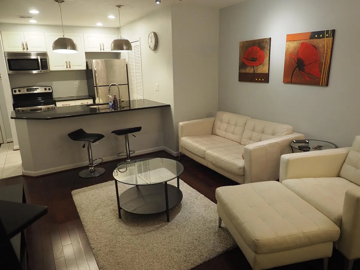 1029 N Stuart Street — Photo 2