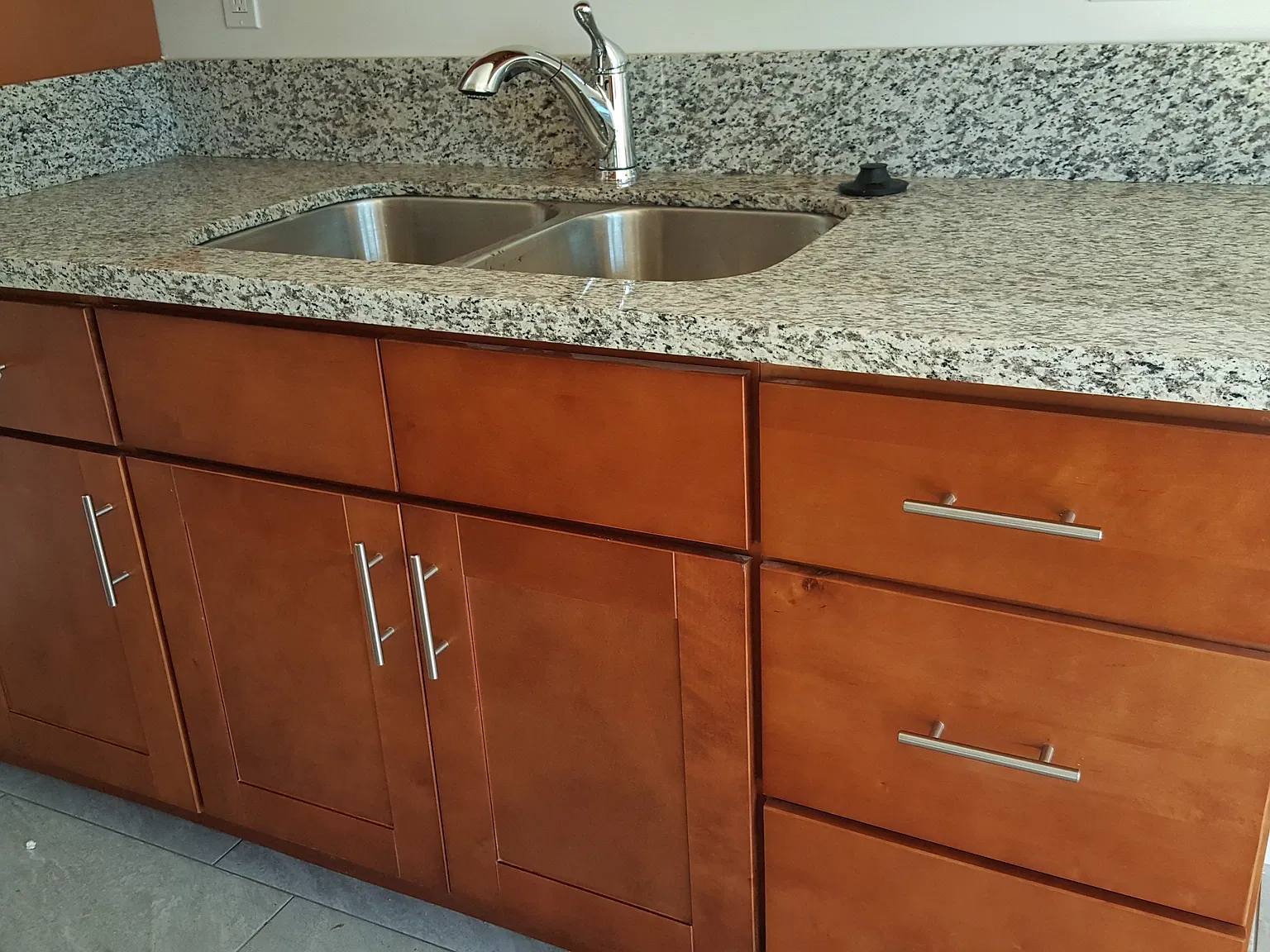 1 bed, 750 sqft, $1,670 — Photo 3