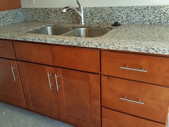 3rd image of 1146 Gordon St APT 6
