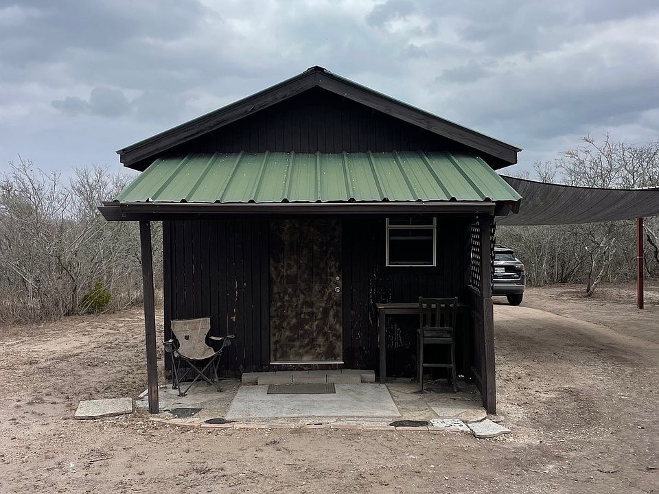 1st image of 250 Live Oak Spur