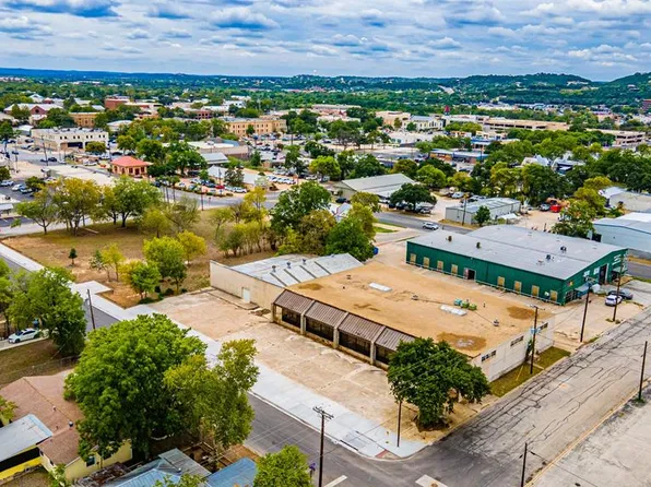 511 McFarland St N, Kerrville, TX 78028