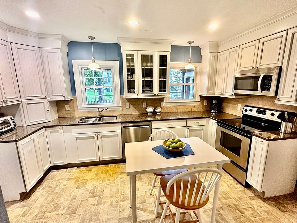 152 Coolidge Rd, Worcester, MA 01602 Zillow