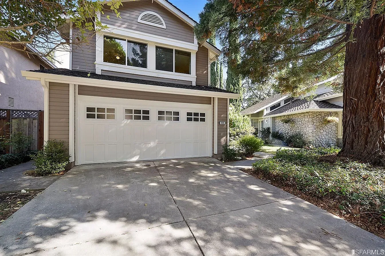 4 bed, 2060 sqft, $7,000 — Photo 1