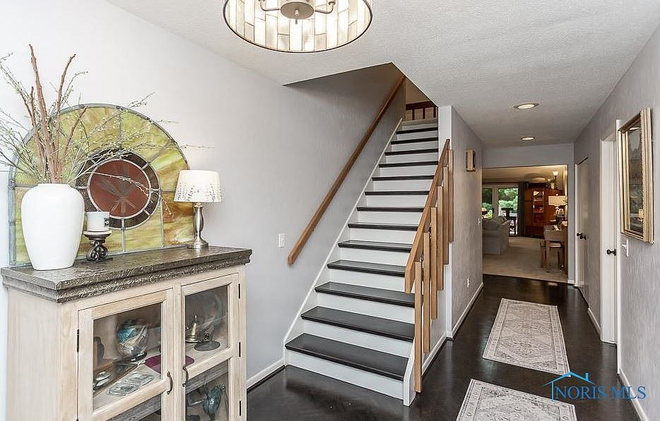 6771 Carrietowne Ln C, Toledo, OH 43617 Zillow