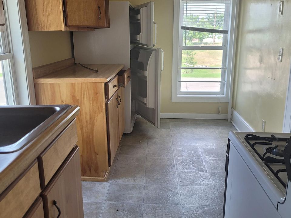 1st image of 123 1st Ave NW #1
