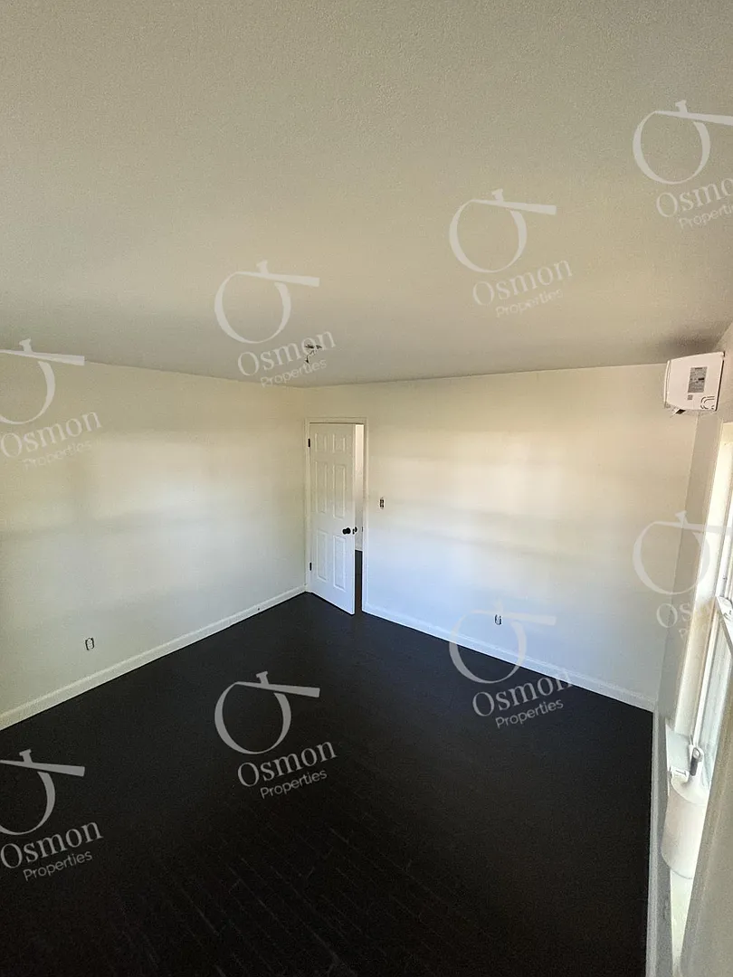 3 bedroom 1 bathroom house — Photo 3