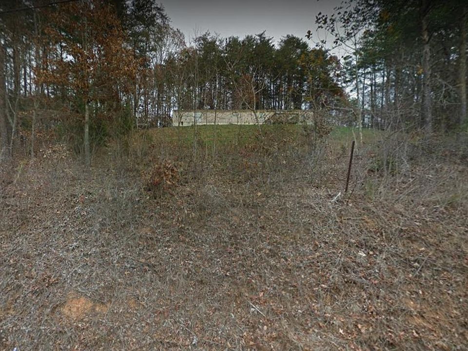 2nd image of 210 Primrose Rd