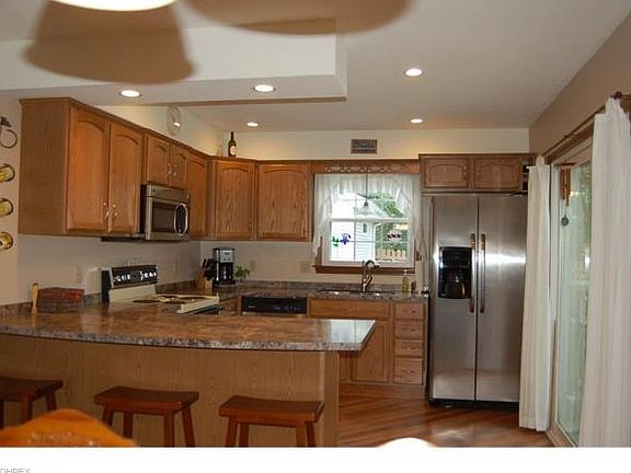 2nd image of 830 Terraview Dr