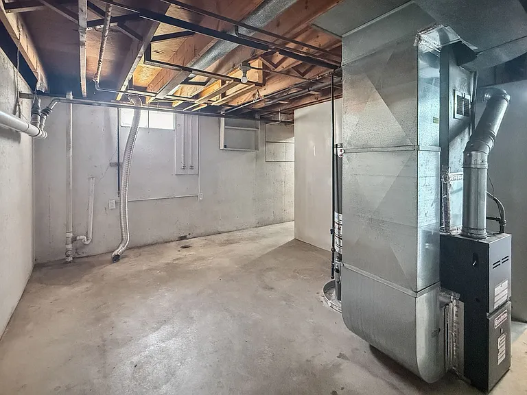 802 Bryant St SW — Photo 9