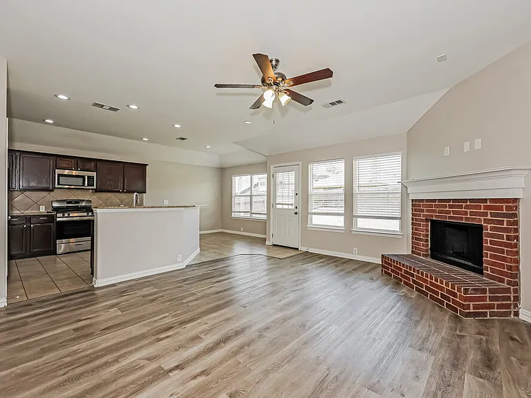 1813 Sparrow Ln — Photo 5