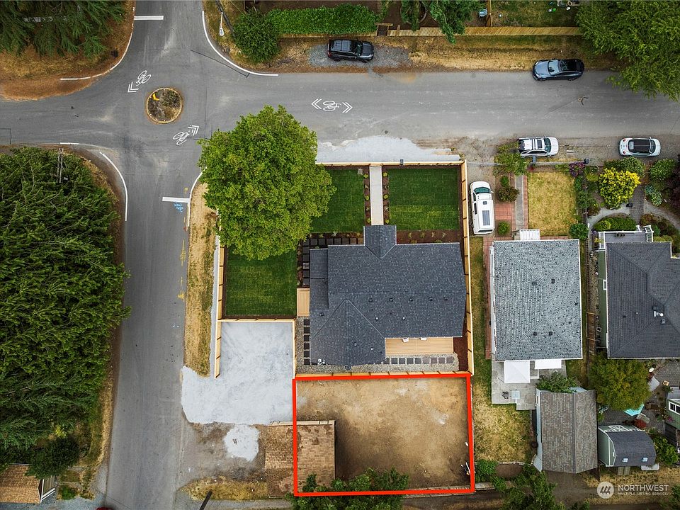 2nd image of 526 N 100th Street