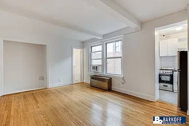 Rented by Barkoff Residential 