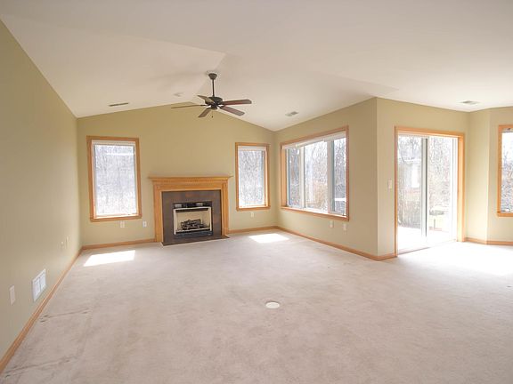 5th image of N119W17585 Cove Ln
