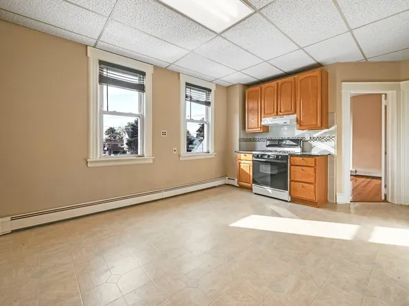 74 Plauderville Ave Floor 2, Garfield, NJ 07026