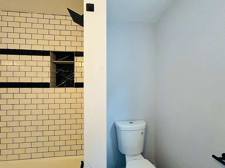 8 Morgan Ave #4 — Photo 10