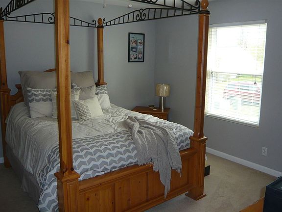 5th image of 7422 Sterling Springs Way