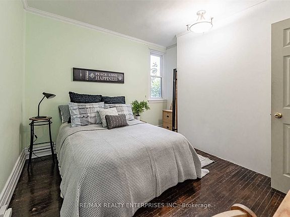 4th image of 285 King St W #6