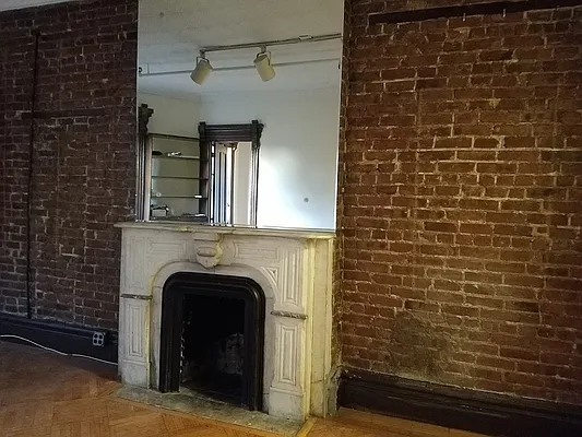 Rented by Harriet Brand, LREB | media 65