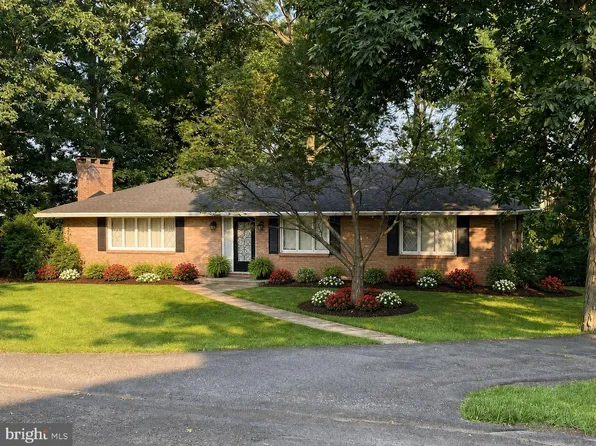 54 Hawthorne Dr, Frostburg, MD 21532