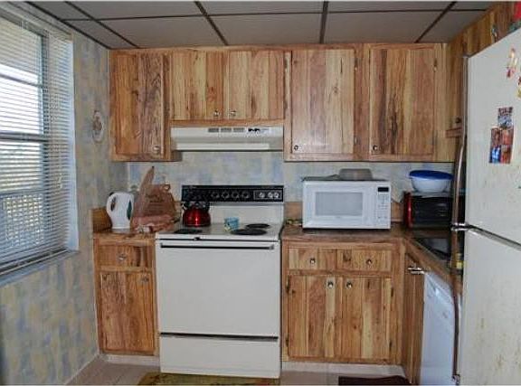 4th image of 3341 NW 47th Terrace #409