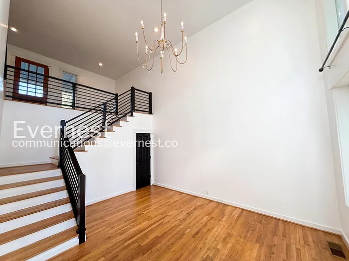 112 Crest Dr — Photo 9