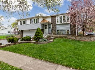2337 Crabtree Ave, Woodridge, IL