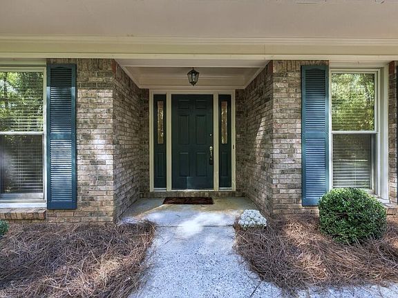 3rd image of 9509 Chickasaw Ct