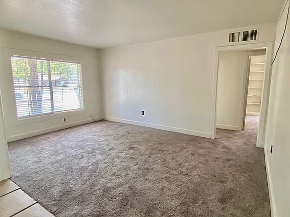 3rd image of 403 Elm Dr