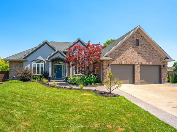 152 Redwood Ct, Welland, ON L3C 7C4