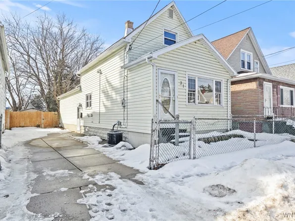 31 Cooke St, Lackawanna, NY 14218