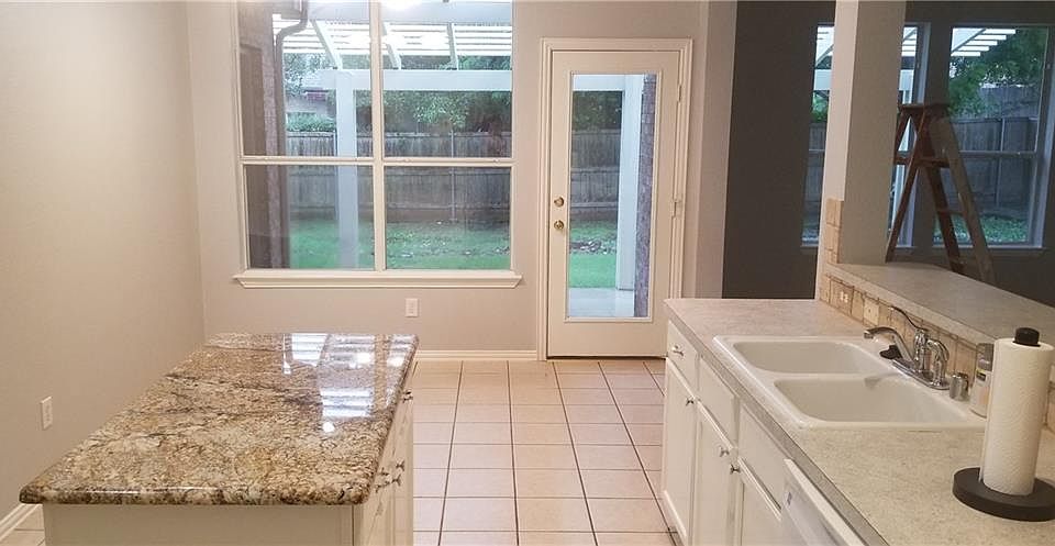 2nd image of 4318 Constitution Dr