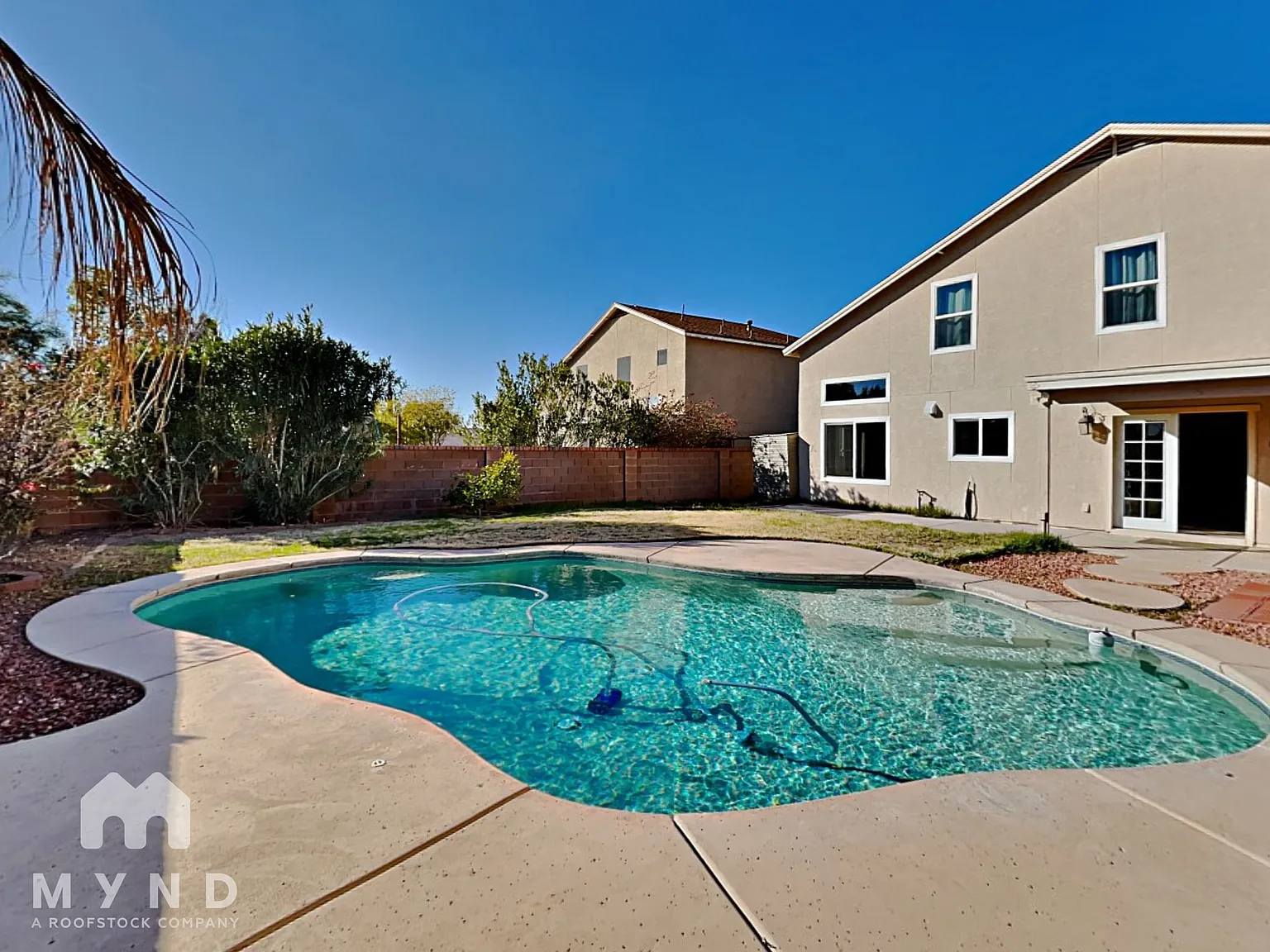 3 bed, 2.5 bath, 1713 sqft, $2,265 — Photo 2
