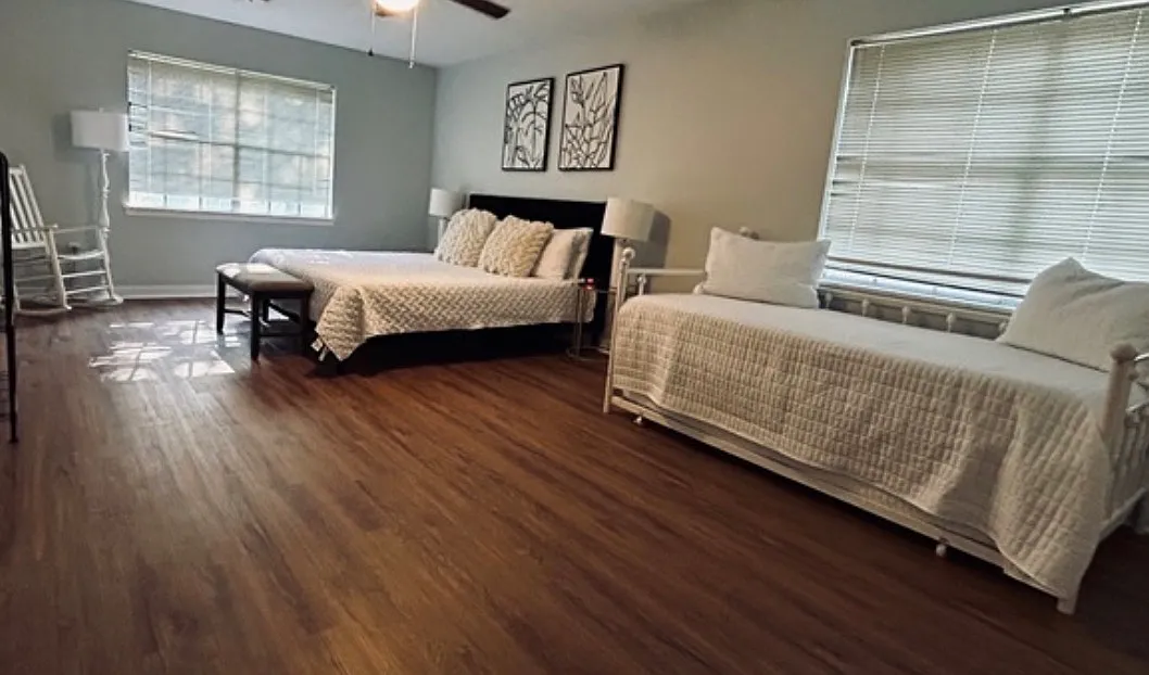 3 bed, 2137 sqft, $5,100 — Photo 2