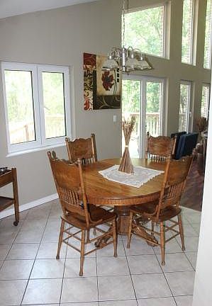 3rd image of 637 S 276th East Ave